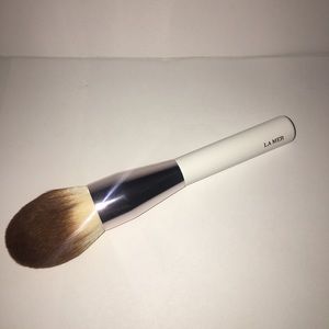 La mer powder brush